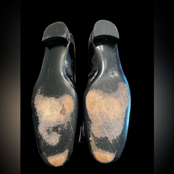 Salvatore Ferragamo black patent leather bow flats - Picture 6 of 11